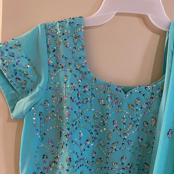 Indian / Pakistani Pyjami Suit with Dupatta in Turquoise - Size 6 - Picture 4 of 13